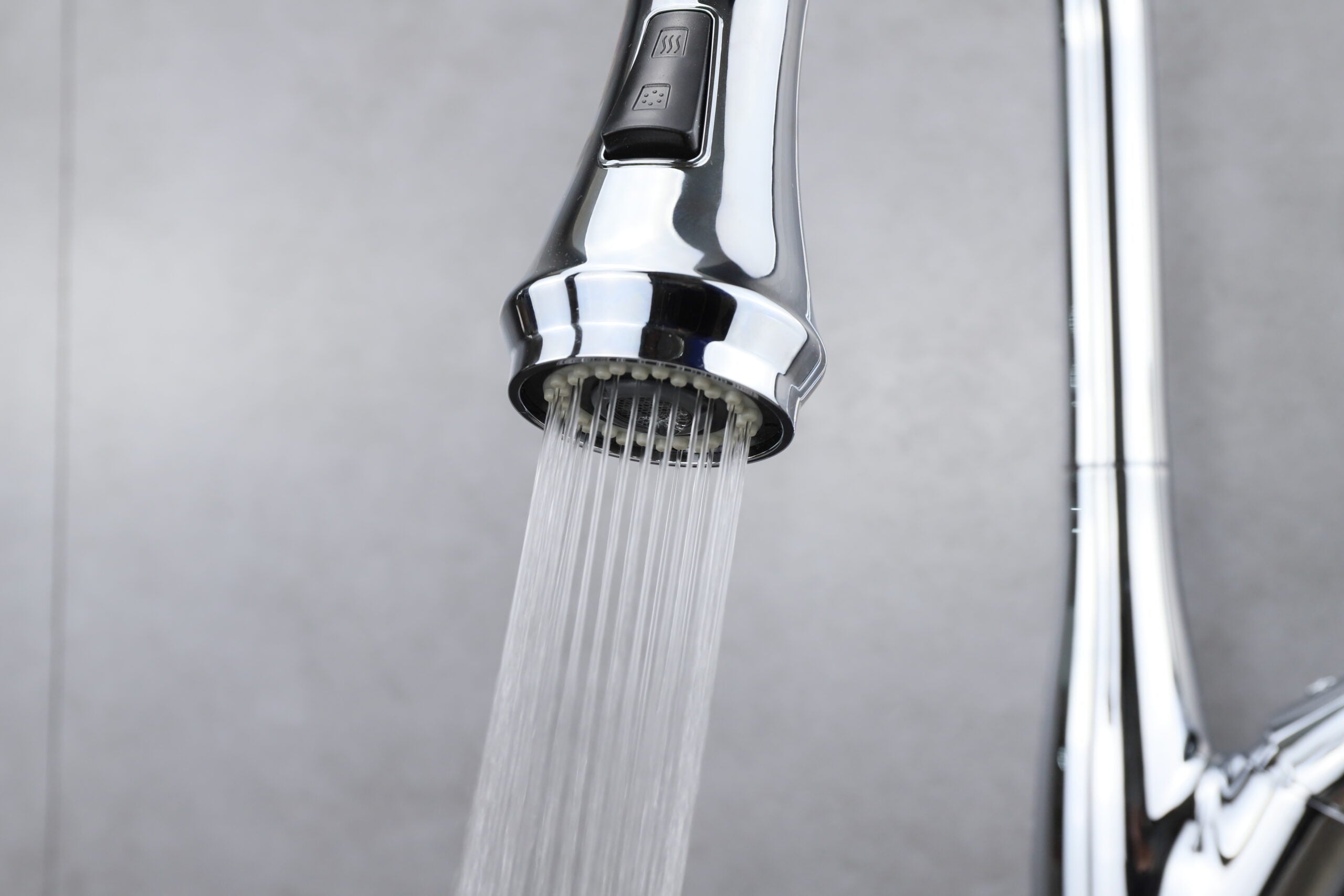 Lexora Garbatella Brass Kitchen Faucet w/ Pull Out Sprayer - Chrome LKFS9011CH