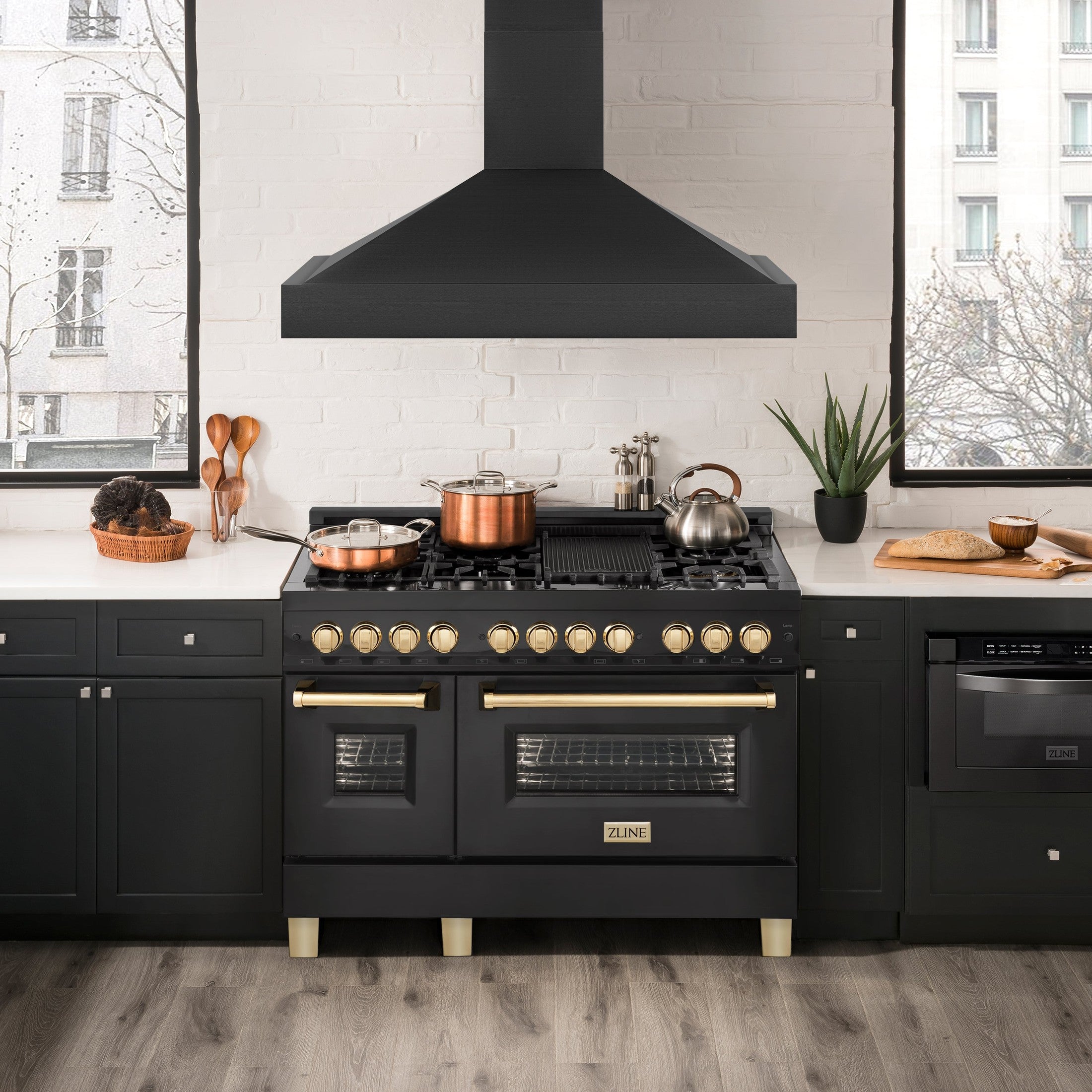 ZLINE Ducted Vent Black Stainless Steel Wall Mount Range Hood BS655N