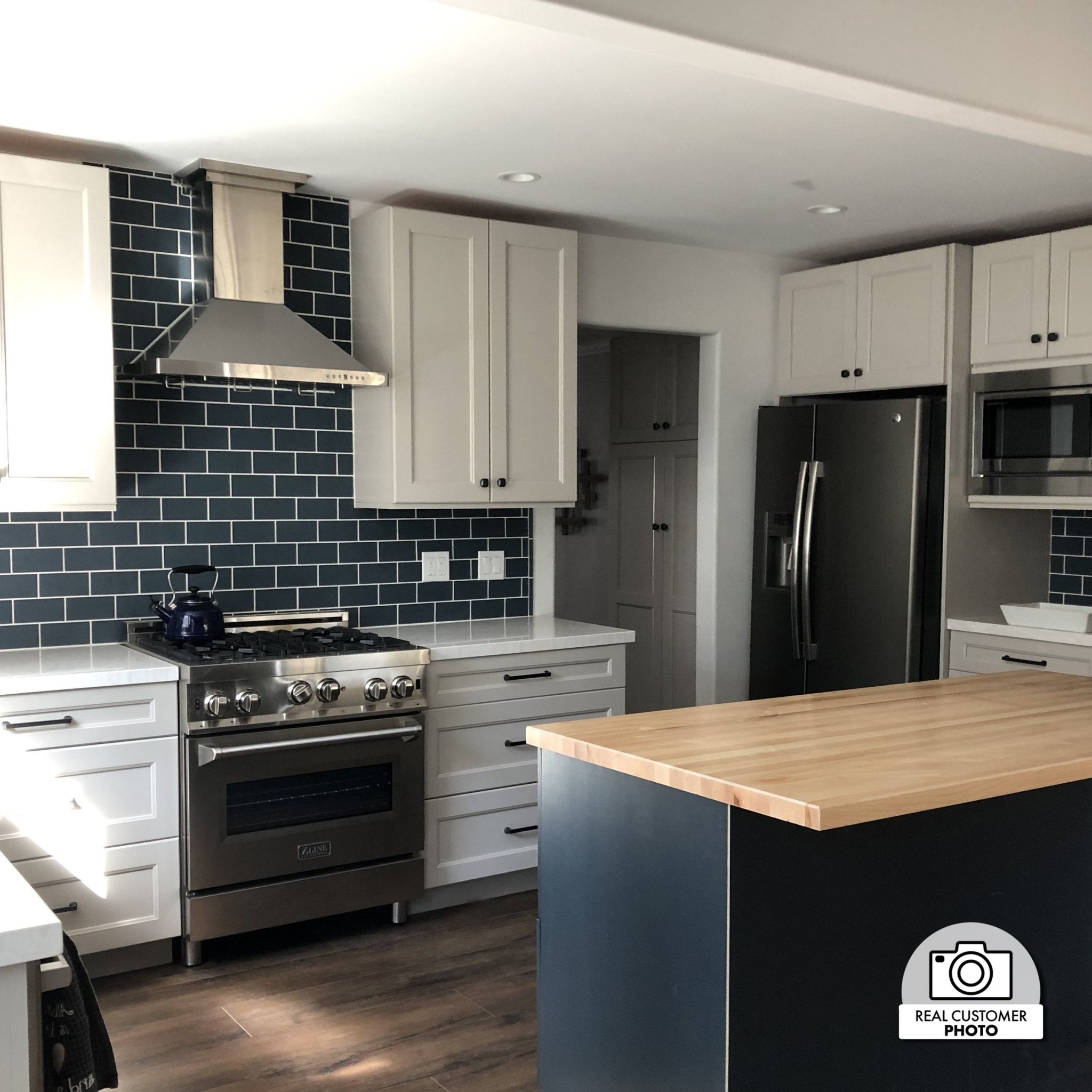 ZLINE Wall Mount Range Hood in Stainless Steel with Crown Molding