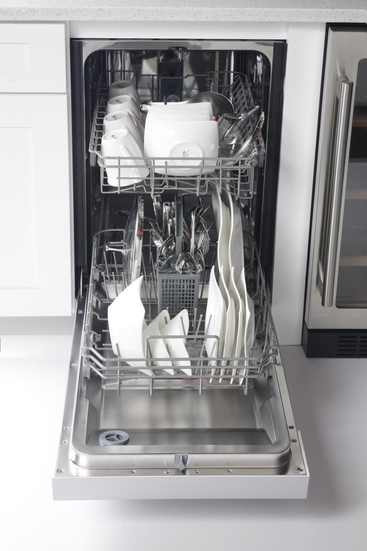 Kucht 18-Inch Front Control Dishwasher in Stainless Steel with Stainless Steel Tub and Multiple Filter System (K7740D)